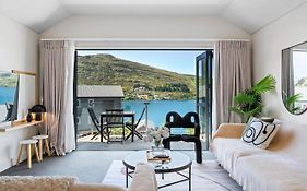 Lakefront Getaway